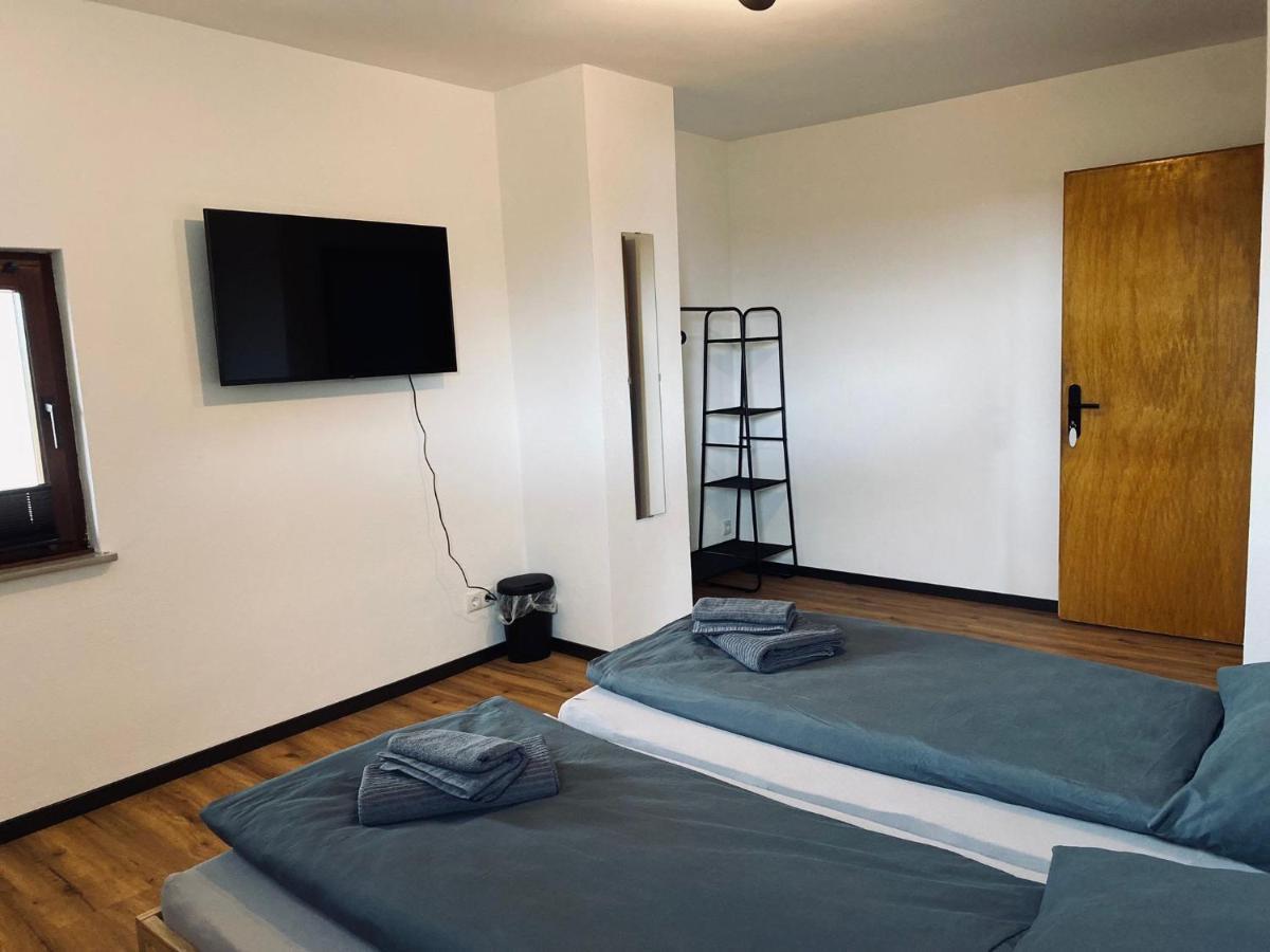 Ringtoys Rooms Mit Einem Gemeinschaftsbad One Bathroom To Share With Four Rooms Welcherath מראה חיצוני תמונה